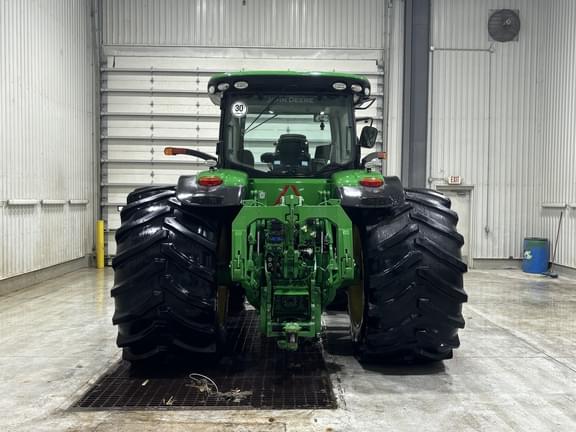 Image of John Deere 8370R equipment image 4