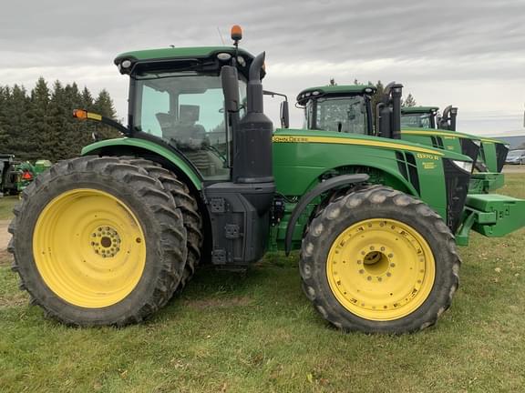 Image of John Deere 8370R equipment image 2