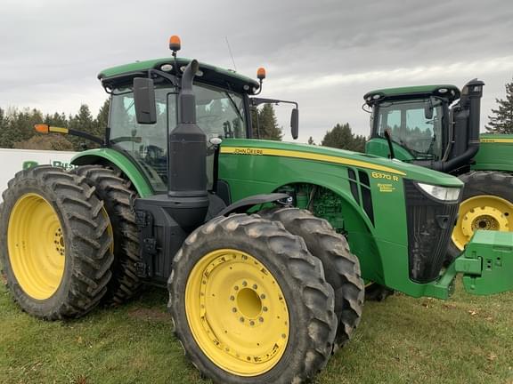 Image of John Deere 8370R equipment image 1