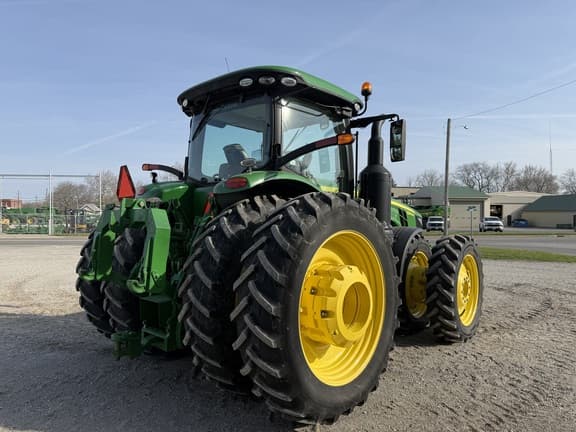 Image of John Deere 8370R equipment image 4