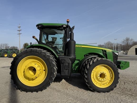Image of John Deere 8370R equipment image 3