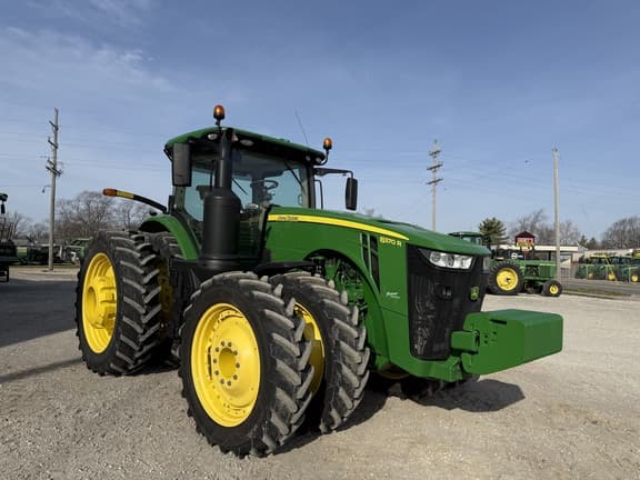 Image of John Deere 8370R equipment image 2