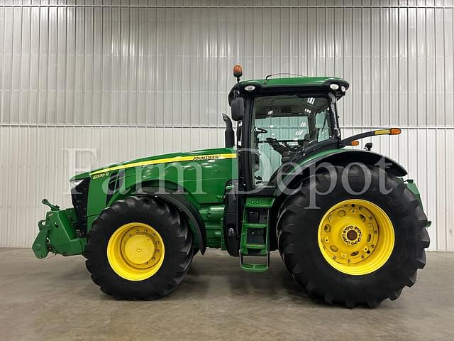 Image of John Deere 8370R equipment image 1