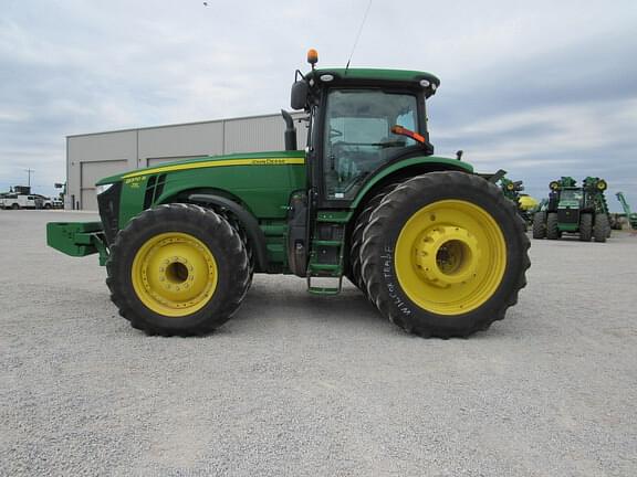 Image of John Deere 8370R equipment image 1