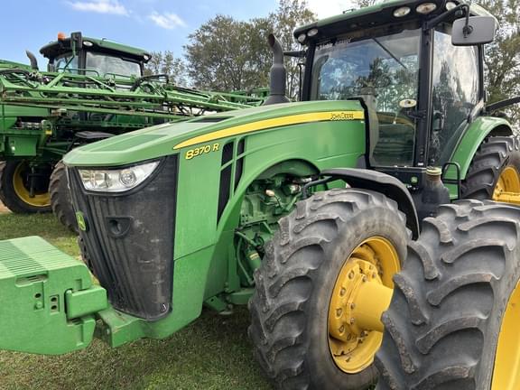 Image of John Deere 8370R equipment image 3