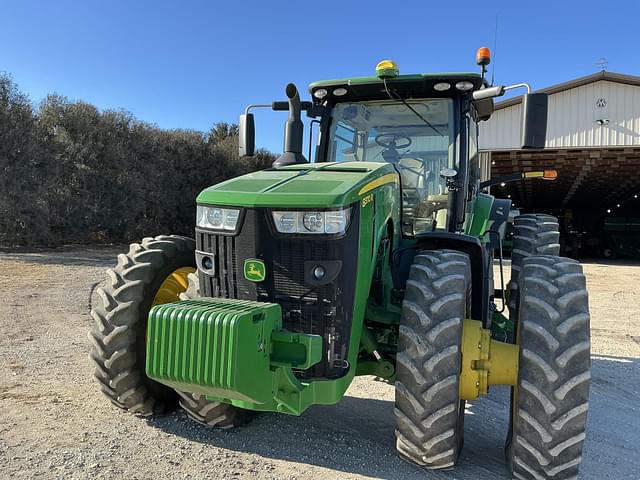 Image of John Deere 8370R equipment image 3