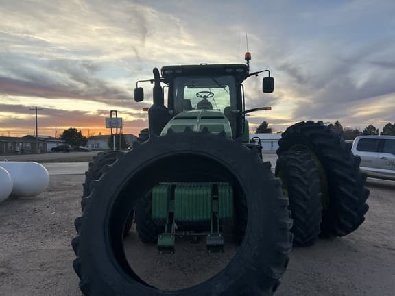 Image of John Deere 8370R equipment image 3