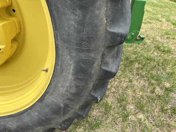 Image of John Deere 8370R equipment image 3