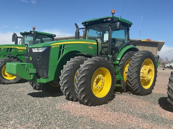 2017 John Deere 8370R Equipment Image0