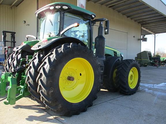 Image of John Deere 8370R equipment image 3