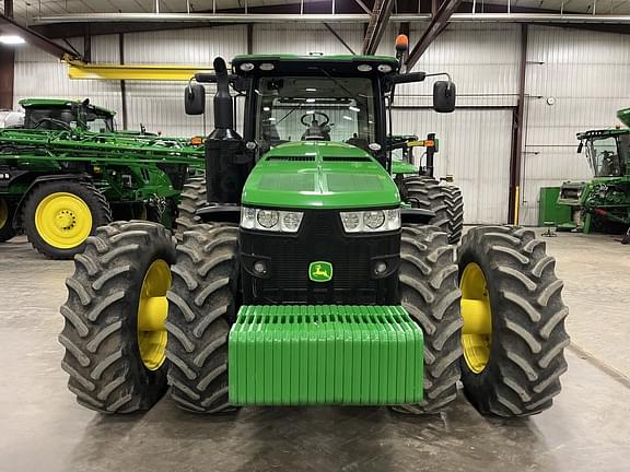 Image of John Deere 8370R equipment image 1