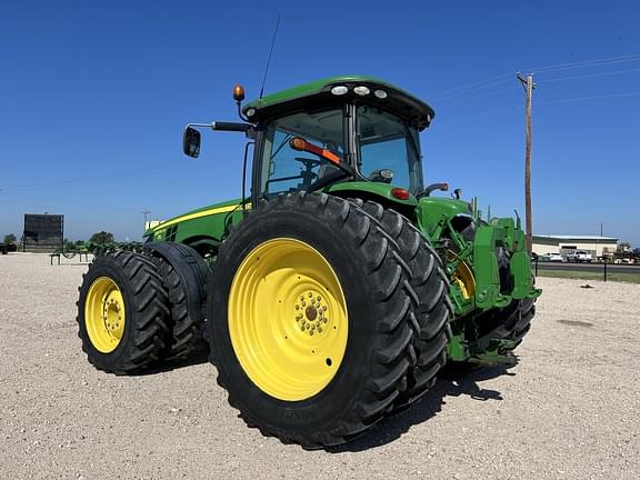 Image of John Deere 8370R equipment image 2