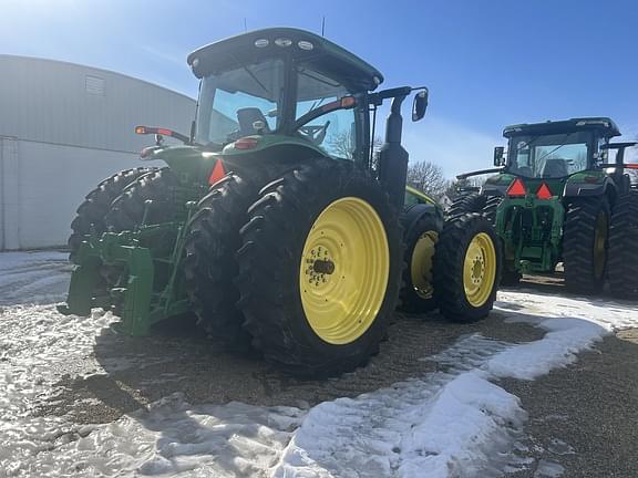 Image of John Deere 8370R equipment image 4