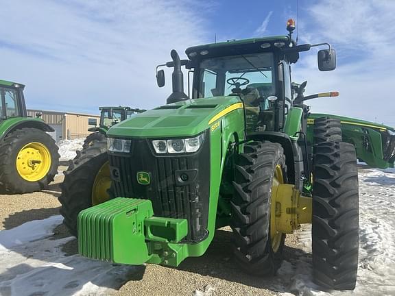 Image of John Deere 8370R equipment image 2