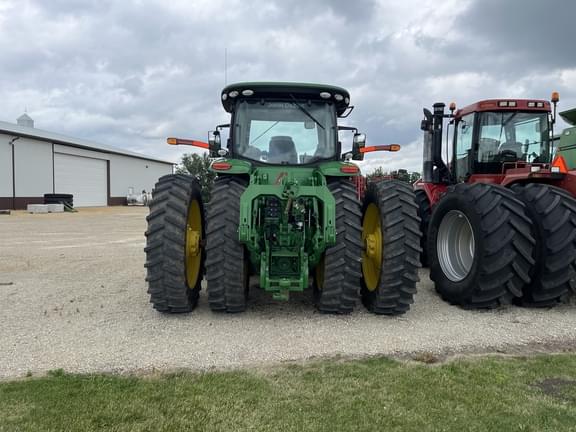 Image of John Deere 8370R equipment image 2