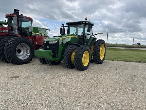 Image of John Deere 8370R equipment image 1