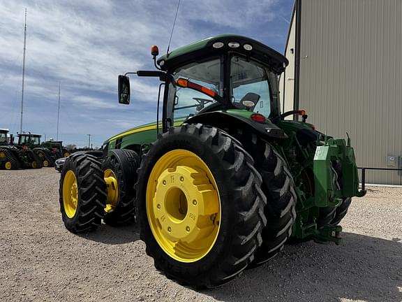 Image of John Deere 8370R equipment image 2