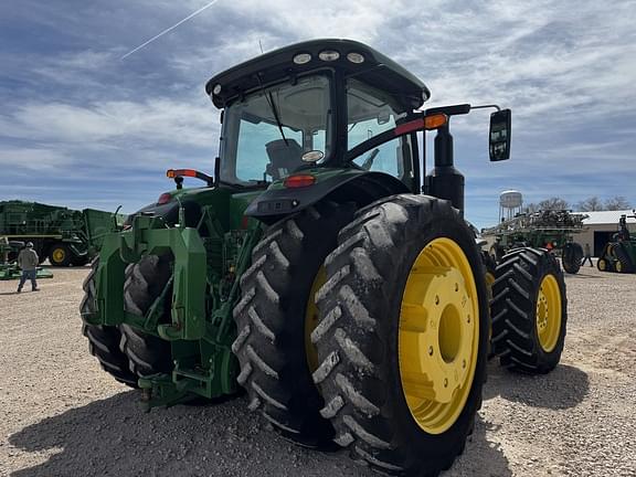 Image of John Deere 8370R equipment image 4