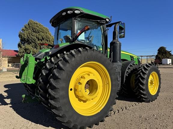 Image of John Deere 8370R equipment image 2