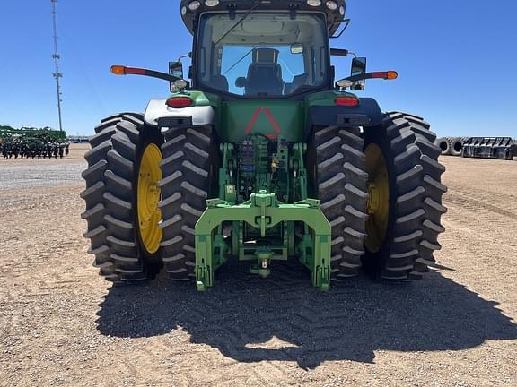 Image of John Deere 8370R equipment image 3