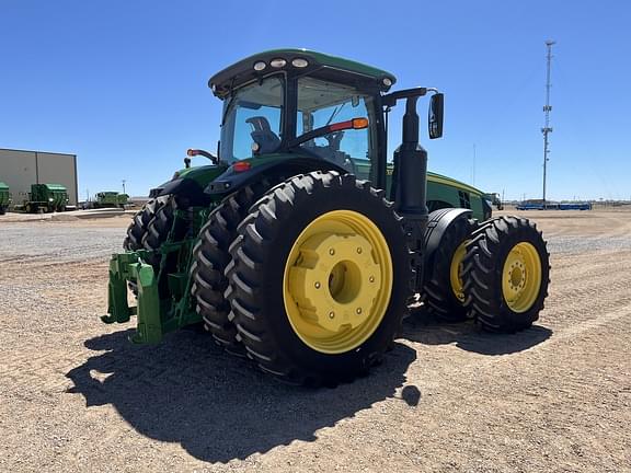 Image of John Deere 8370R equipment image 4