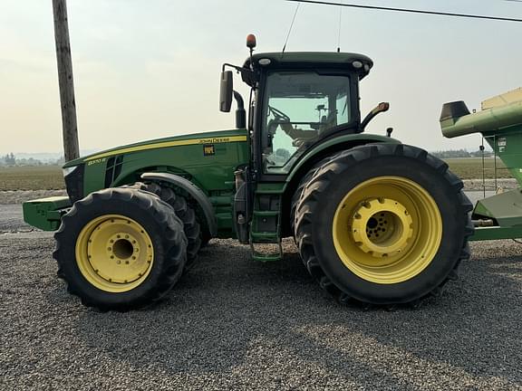 Image of John Deere 8370R equipment image 2