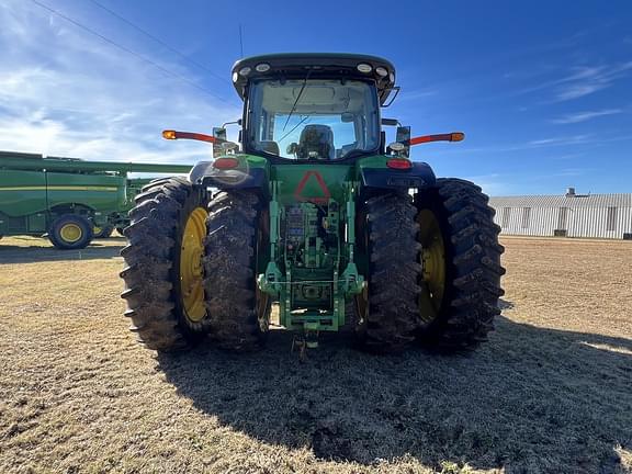 Image of John Deere 8370R equipment image 4