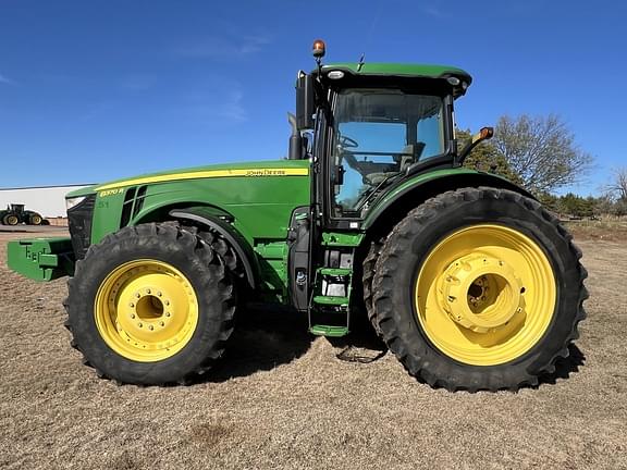 Image of John Deere 8370R equipment image 3