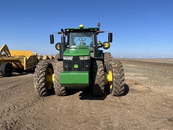 Image of John Deere 8370R equipment image 1