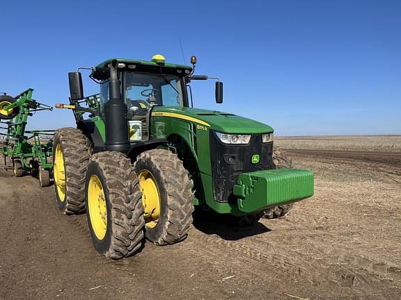 Image of John Deere 8370R equipment image 2