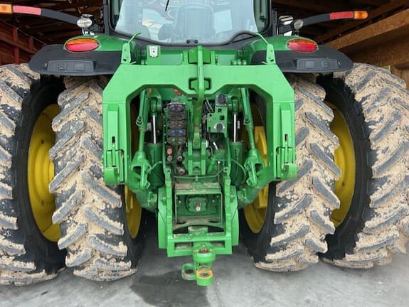 Image of John Deere 8370R equipment image 3