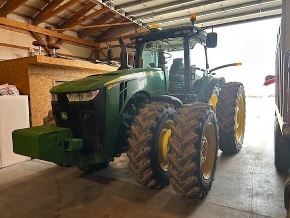 Image of John Deere 8370R equipment image 1