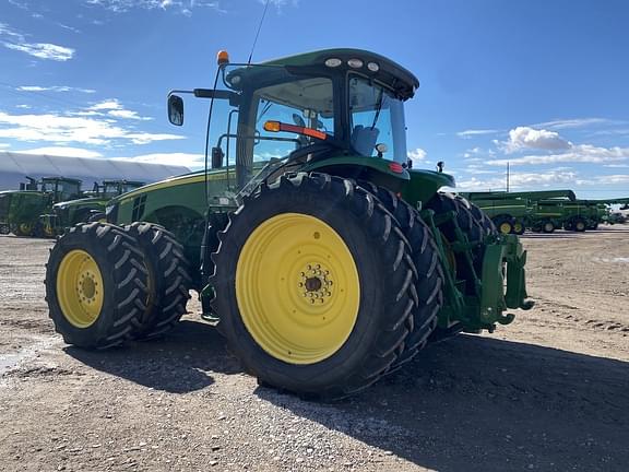 Image of John Deere 8370R equipment image 2