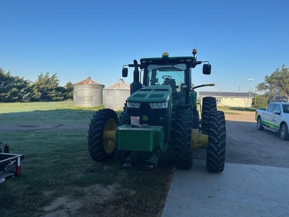 Image of John Deere 8370R equipment image 1