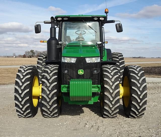 Image of John Deere 8370R equipment image 2