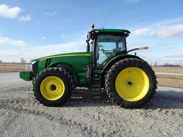 Image of John Deere 8370R equipment image 1