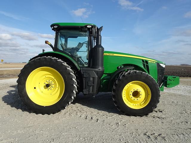 Image of John Deere 8370R equipment image 4