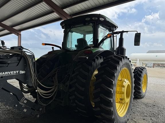 Image of John Deere 8370R equipment image 2