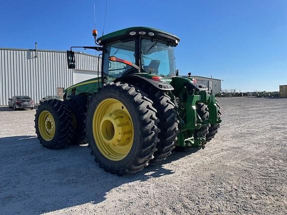 Image of John Deere 8370R equipment image 1