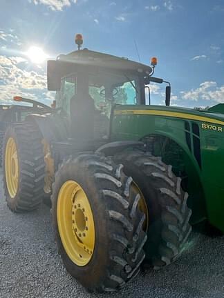 Image of John Deere 8370R equipment image 1