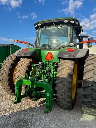 Image of John Deere 8370R equipment image 3