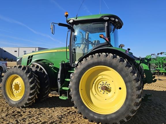 Image of John Deere 8370R equipment image 2