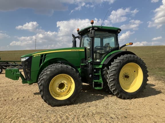 Image of John Deere 8370R equipment image 2