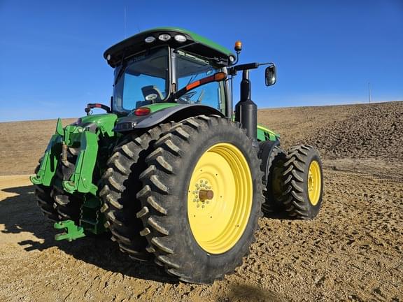 Image of John Deere 8370R equipment image 4