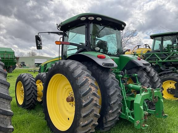 Image of John Deere 8370R equipment image 3