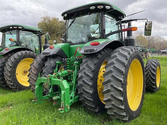 Image of John Deere 8370R equipment image 4