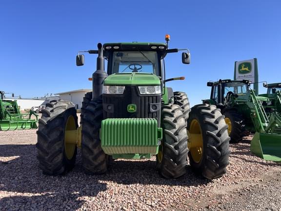 Image of John Deere 8370R equipment image 2