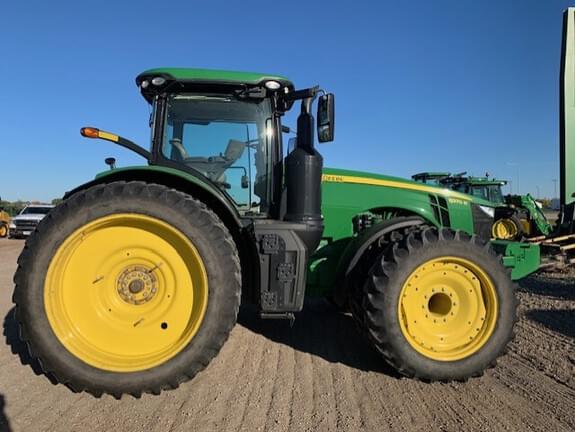 Image of John Deere 8370R equipment image 1