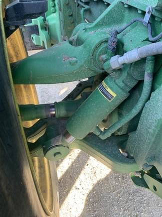 Image of John Deere 8370R equipment image 3