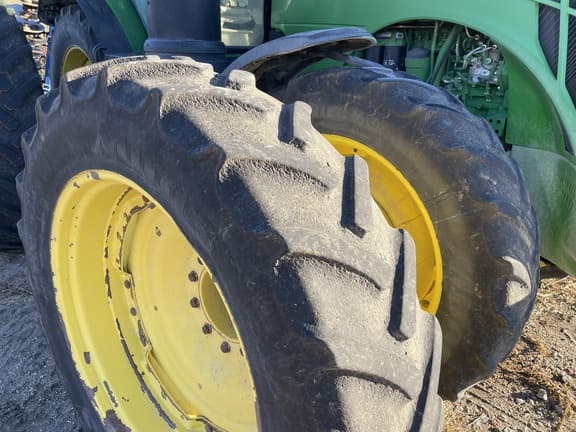 Image of John Deere 8370R equipment image 4